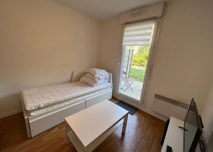 アパート Acajou, Avec Terrasse Et Parking Prive