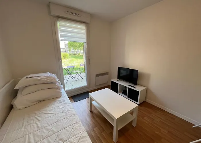 Acajou, Avec Terrasse Et Parking Prive